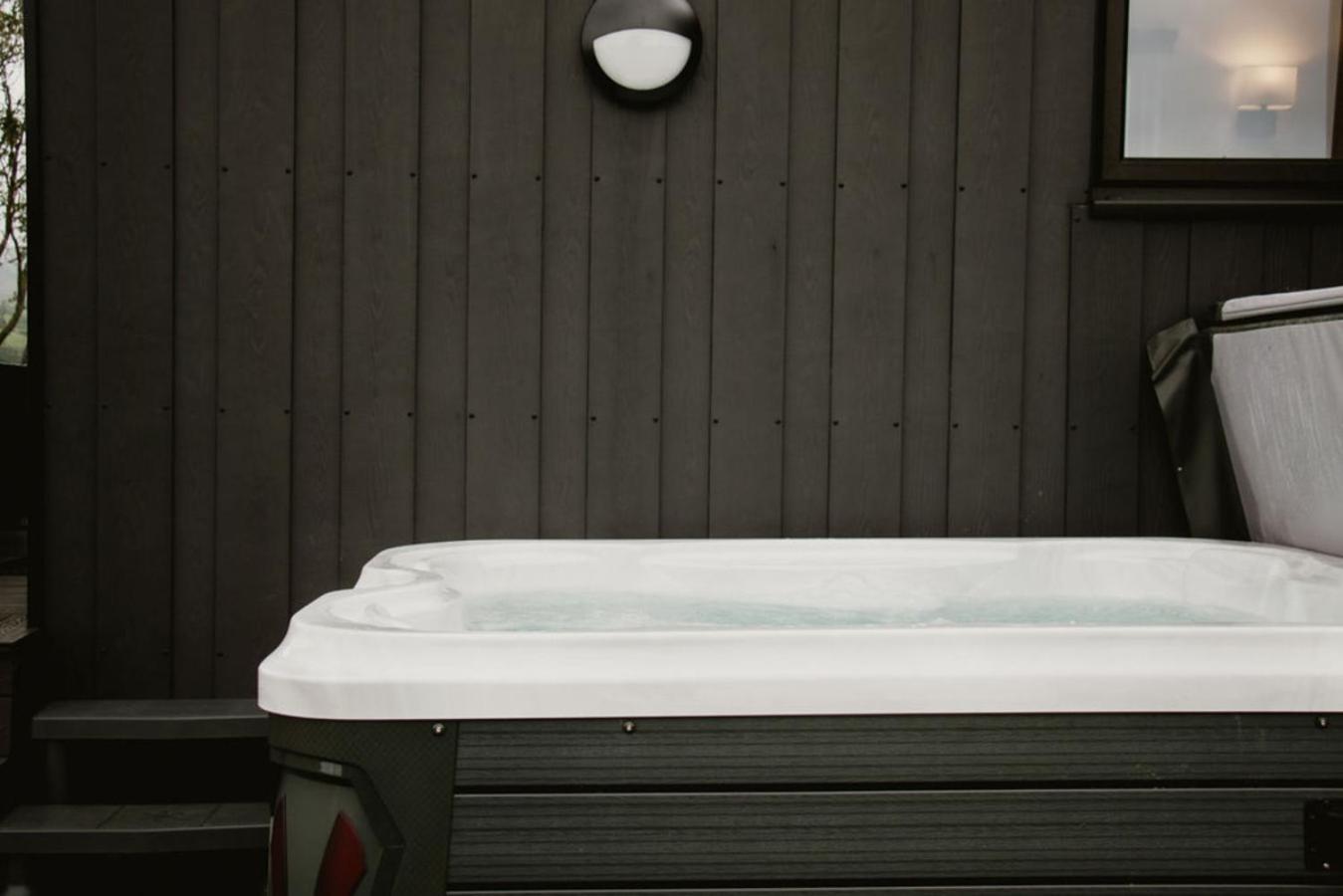 Luxury 2 Bedroom Glamping Pod With Hot Tub At Aganmore Farm Glamping - Pod 2 Ballycastle Buitenkant foto